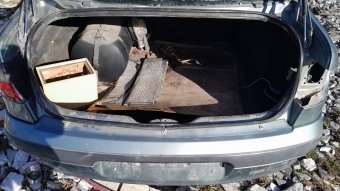 Megane 1 kesme panel arka orjinal parça