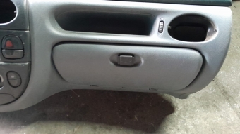Megane 1 torpido kapak orjinal parça