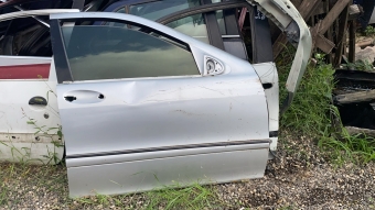 Mercedes W 220 sağ ön kapı