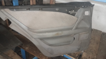 Mercedes w210 sol arka kapı döşemesi 2500tl
