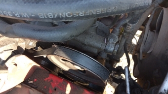 Mitsubishi karizma direksiyon pompasi