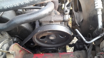 Mitsubishi karizma direksiyon pompasi