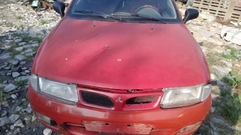 Mitsubishi karizma motor kaputu 99 model