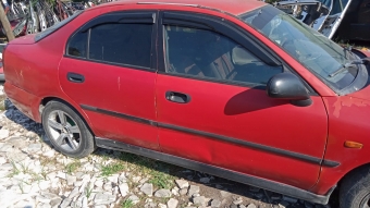 Mitsubishi karizma sağ kapı camlari
