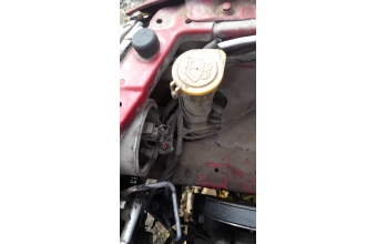 Mitsubishi karizma silecek su bidonu