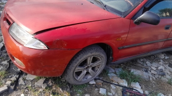 Mitsubishi karizma sol camurluk 99 model