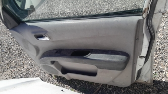 Mitsubishi l200 2010 sag ön kapı dösemesi