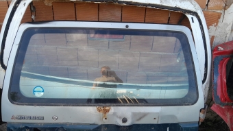 Mitsubishi pajero bagaj camı