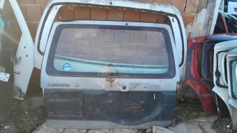 Mitsubishi pajero bagaj kapagı