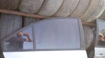 nissan primera çıkma sağ arka kapı camı