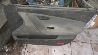 Nissan primera p12 sag ön kapı döşemesi 2500