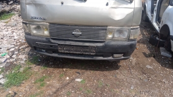 Nissan urvan sağ sol far