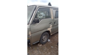 Nissan urvan sol ön kapı
