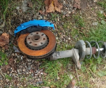 opel calibra çıkma sağ taşıyıcı klaper amasör yay kep