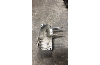 Opel combo C 1.3 motor tutucu braketi