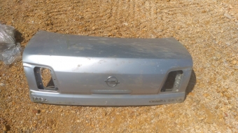 opel omega çıkma bagaj kapağı