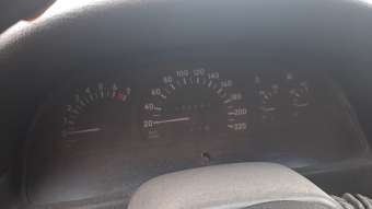 opel vectra a çıkma kilometre saati 220 kadran
