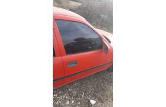 opel vectra a çıkma sağ ön dolu kapı