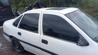 Opel Vectra a sağ kapı camlari