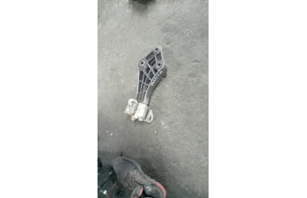 Opel Vectra A şanzıman kulağı braketi