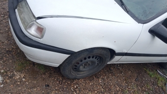 Opel Vectra a sol ön camurluk
