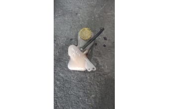 Opel Vectra A yedek su bidonu