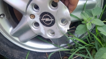 Opel vectra b jant göbegi