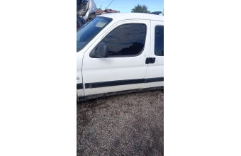 Partner sol ön kapi