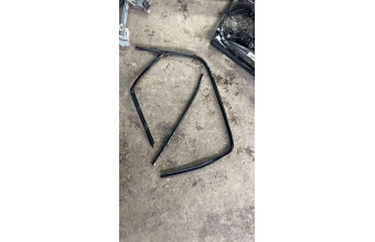 Pejo 206 sağ arka kapı cam fitili