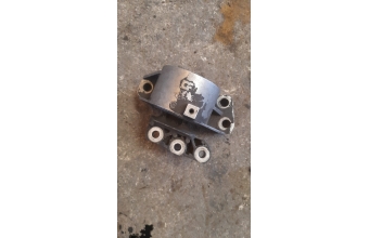 peugeot 1.4 hdi çıkma üst motor kulağı