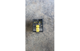 Peugeot 106 iç sigorta kutusu