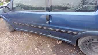 Peugeot 106 sol kapı bantları tane