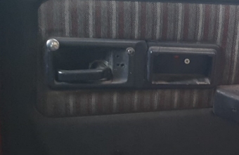 peugeot 205 1.4 benzinli çıkma sağ arka kapı kolçağı