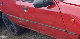 peugeot 205 1.4 benzinli çıkma sağ kapı bandı