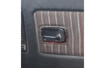 peugeot 205 1.4 benzinli çıkma sağ ön kapı kolçağı