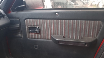 peugeot 205 1.4 benzinli sökme sağ arka kapı döşemesi