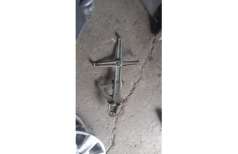 Peugeot 205 sağ arka cam krikosu