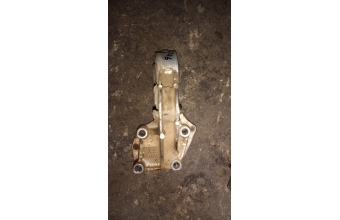 Peugeot 206 1.4 benzinli sağ akis braket tutucu