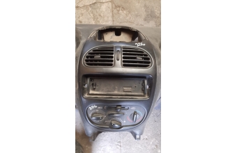 peugeot 206 çıkma teyp çerçevesi difüzör