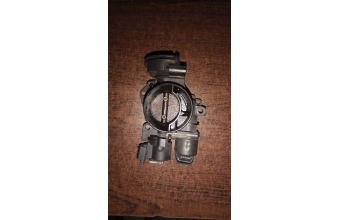 Peugeot 206 gaz kelebek