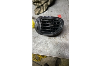 Peugeot 206 havalandırma ızgarası