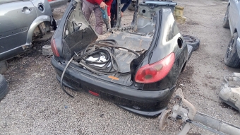 Peugeot 206 hb kesme arka