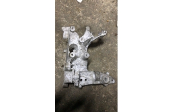 Peugeot 301 şarj dinamo ayağı