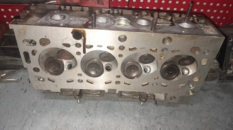 peugeot 306 1.6 8v z07 kodlu silindir kapak al tak şeklinde