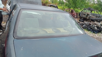 Peugeot 306 arka cam sedan