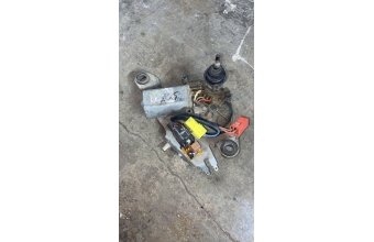 Peugeot 306 arka silecek motoru