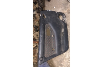 Peugeot 306 sol ön kapı döşemesi 2500 tl