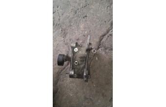 Peugeot 307 2.0 hdı sarz dinamo ayagı braket 3500