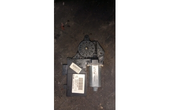 Peugeot 307 sağ ön cam krikosu modül