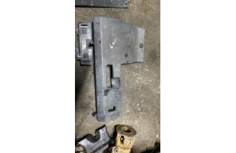 Peugeot 405 direksiyon alt plastiği